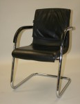 Gebrauchter Ahrend Besucherstuhl, leder schwarz. ahrend gebraucht